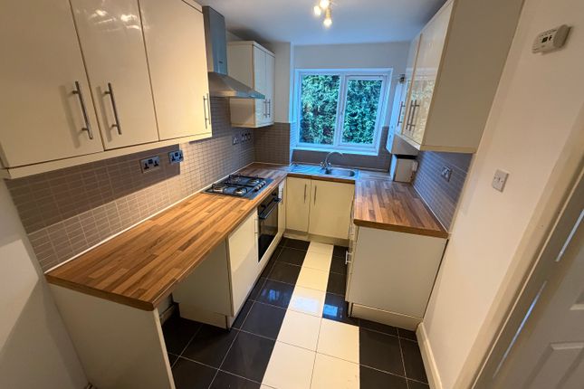31, Silverbirch Close, London photo 2