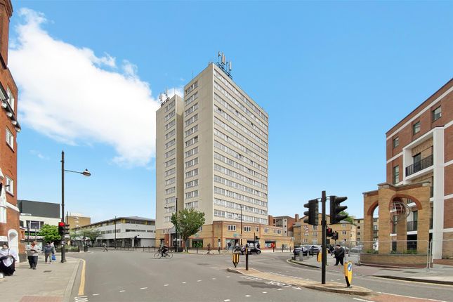 Flat for sale in Roman Road, Bethnal Green