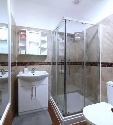 Rosslyn Hill, Belsize Park, London photo 4
