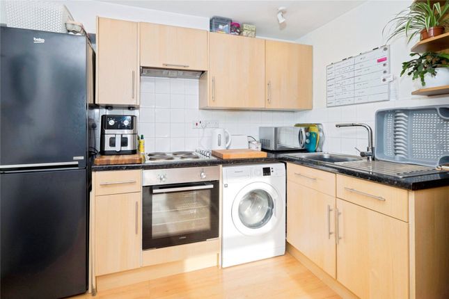 Flat 6, Cameo Court,, South Roskear Terrace, Cornwall photo 3