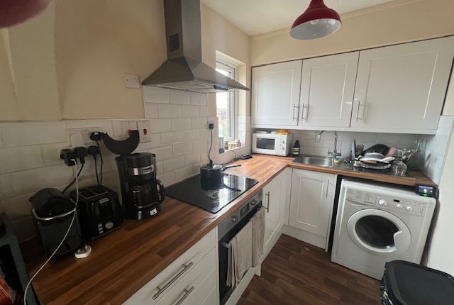 Studio for sale in Holly Gardens, West Drayton