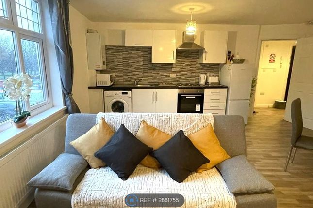 Flat, Marlborough Road, Gillingham photo 5