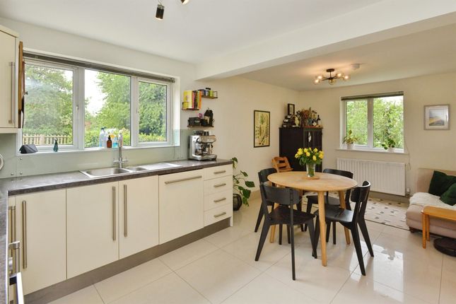 21, Greatchesters, Milton Keynes photo 2