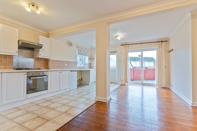70 Woodcote, Swansea photo 4