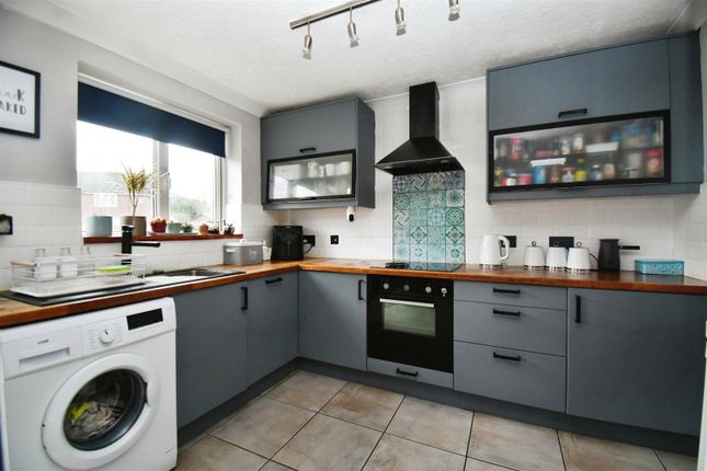 Semi-detached house for sale in Ashendon Drive, Hull