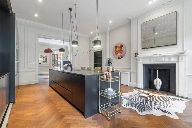 Thumbnail Flat for sale in Devonshire Place, London
