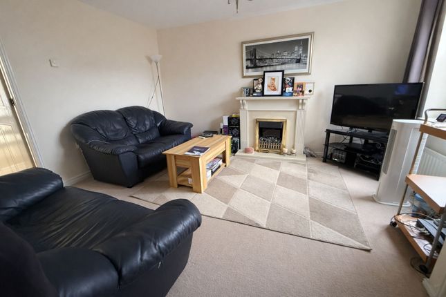 4, Churchward Drive, Telford photo 2