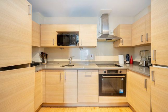 Flat 11 Amiot House, 9, Heritage Avenue, London photo 4