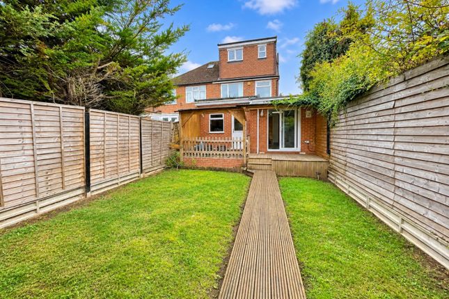 Luton, Bedfordshire photo 2