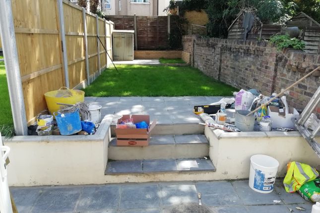 8A, Eastwood Road, Ilford photo 4