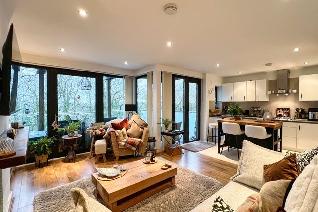 2c Woodridge, Bridgend photo 2