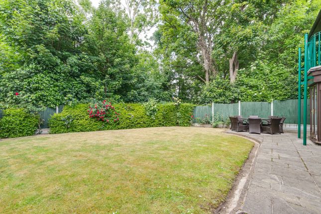 23, Ridgeway Gardens, London photo 2