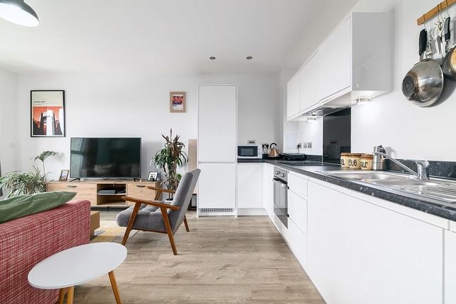 Flat 9 Emer Court, 1 Rowland Road, London photo 4