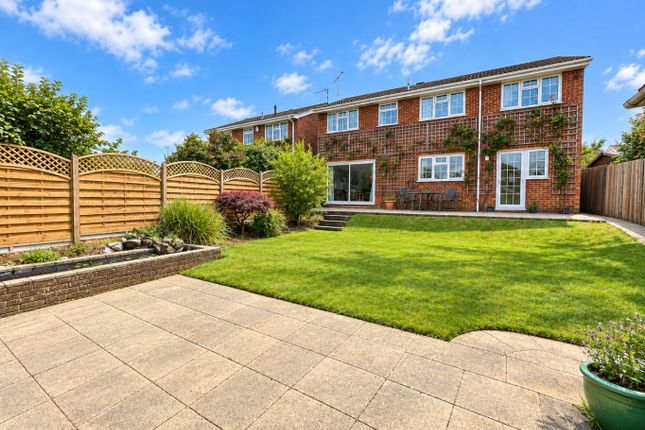 4 Chalfont Way, Luton, Bedfordshire photo 2