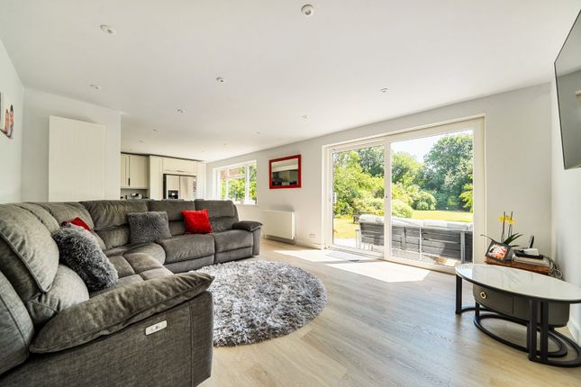 Pippins,, Woodcote Lane, Hampshire photo 4