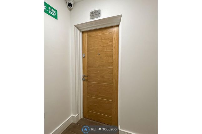 Bed Flat, Staines Road, Hounslow photo 2