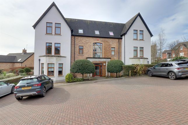 2-bed flat on 25, Lakeview Manor, Newtownards, £195,000