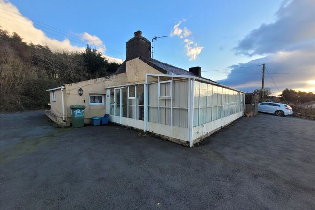 Thumbnail Cottage for sale in Upper Llandwrog, Caernarfon, Gwynedd