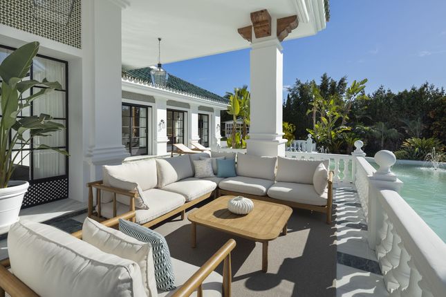 Thumbnail Villa for sale in Aloha, Marbella Area, Costa Del Sol