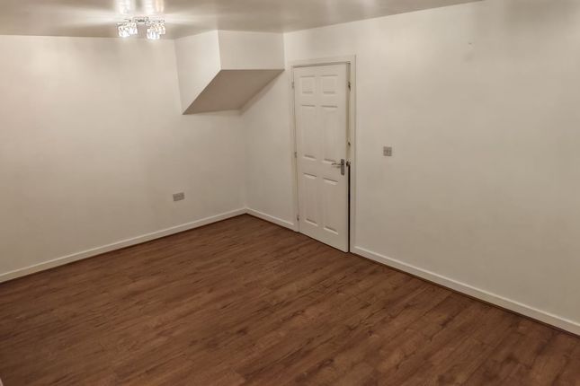 Babbage Crescent, Corby photo 3