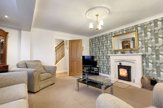 32 Oakham Drive, Coalville photo 4