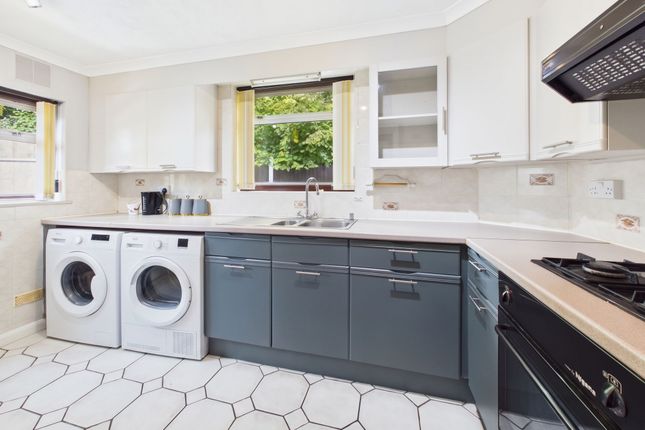 727 Mansfield Road, Nottingham photo 4