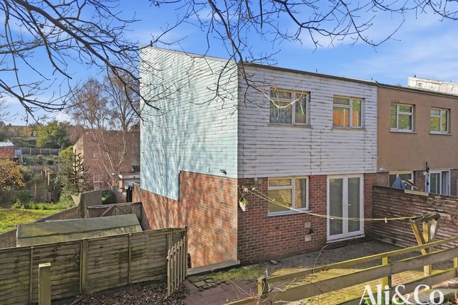 40 Boscombe Avenue, Grays photo 2
