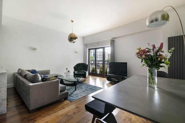 Flat to rent in Herbal Hill, London
