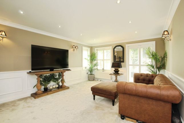 101, Sawyers Grove, Brentwood photo 2