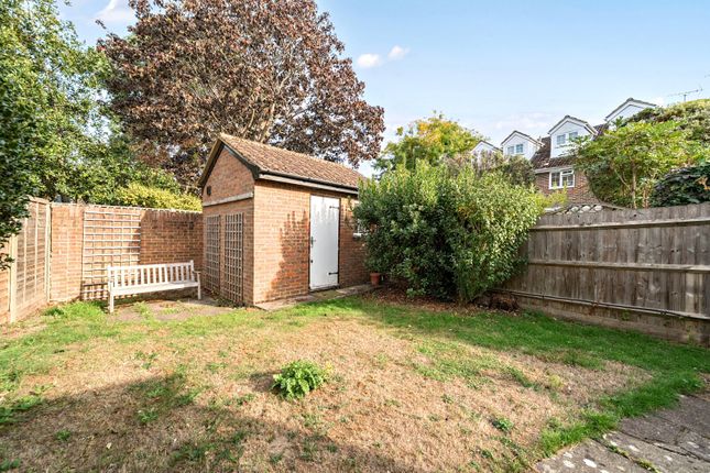 5, Winterdown Gardens, Esher photo 3