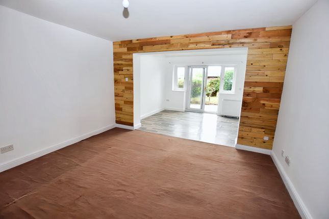 54, The Meadow, Market Drayton photo 4