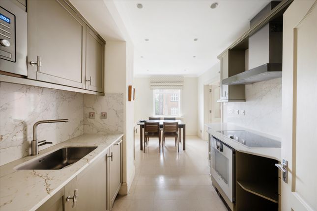 William Court, London photo 4