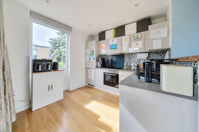 Flat 36,, Levett House, Southall photo 3