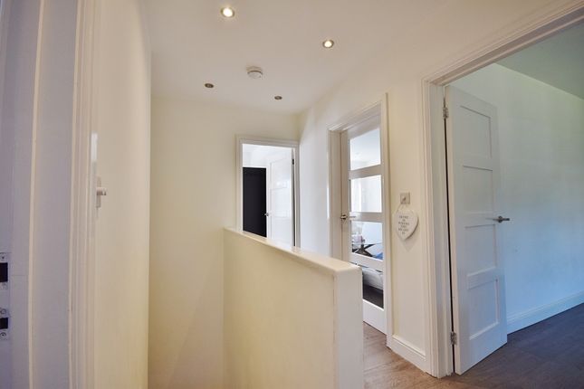 Flat for sale in St. Michael's Close, London