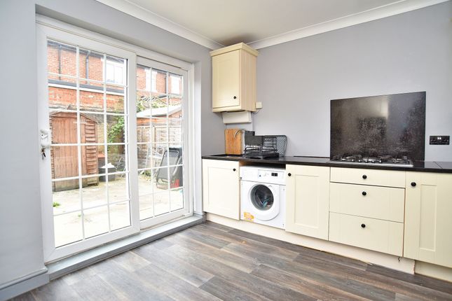 5 Park Drive, Knaresborough photo 3