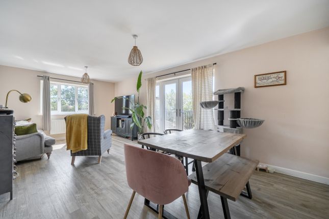 Flat 3, Girling House, 8, Glover Crescent, Reading photo 3