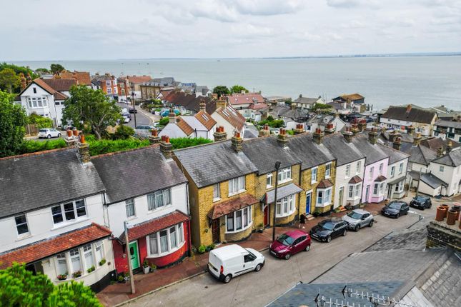 18, Uttons Avenue, Leigh-On-Sea photo 2