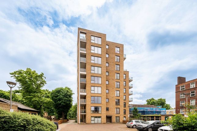Thumbnail Flat for sale in St Clements Avenue, Mile End, London
