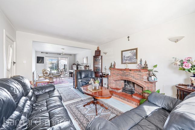 44, Tattenham Way, Tadworth photo 2