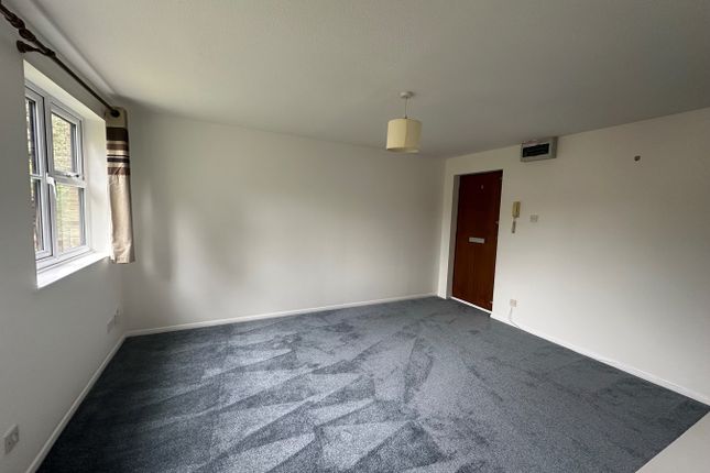 Studio to rent in Chisbury Close, Forest Park, Bracknell