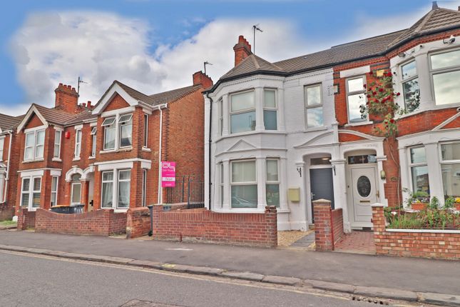 Terraced house to rent in Hurst Grove, Bedford