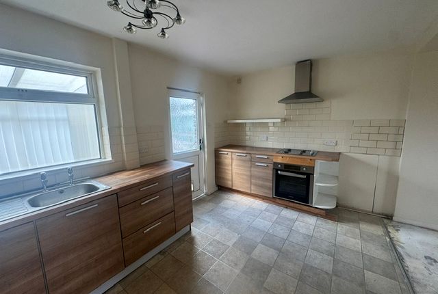 70, Daleside Road Pudsey Leeds photo 3