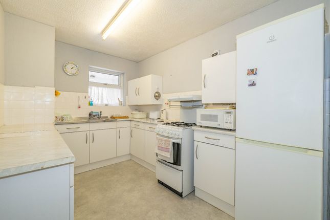 10, Foxdown Close, Kent photo 3