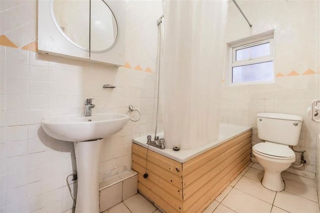 Flat 2, Hill Court, 78, Shoot Up Hill, London photo 4