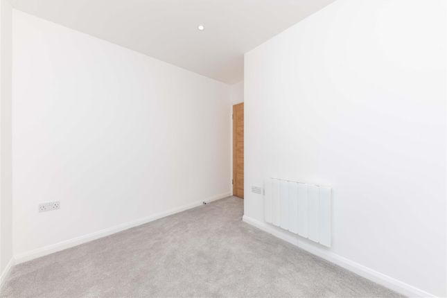 Flat for sale in Church Street, Stratford