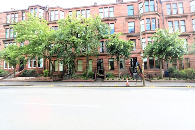 Flat to rent in Clarence Drive, Glasgow