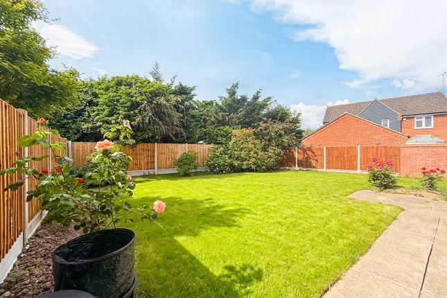 9, Beauchamps, Burnham-On-Crouch photo 2
