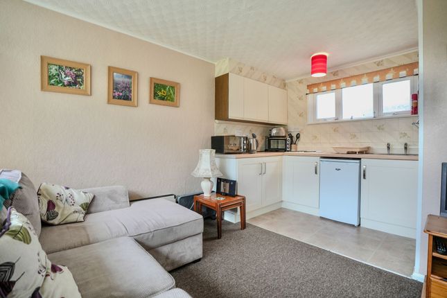 101 Kings Chalet Park, Cromer photo 4