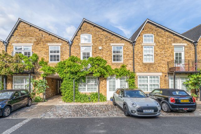 7, Welmar Mews, London photo 2
