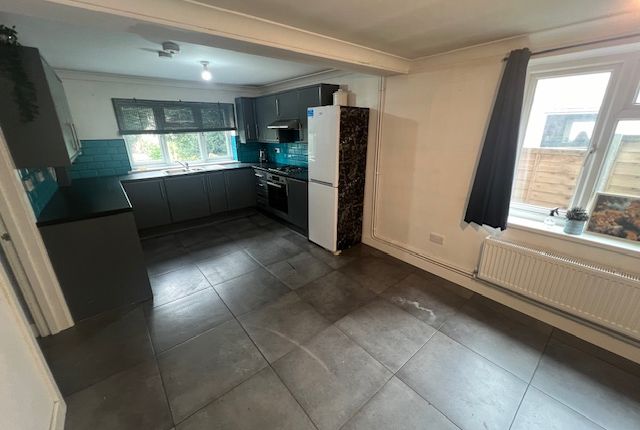 15b Spring Crescent, Portswood, Southampton photo 4